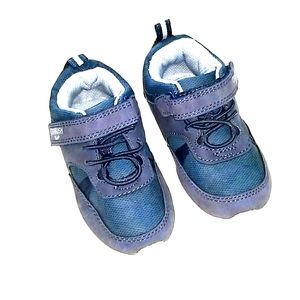 OSHKOSH TENNIS SHOES